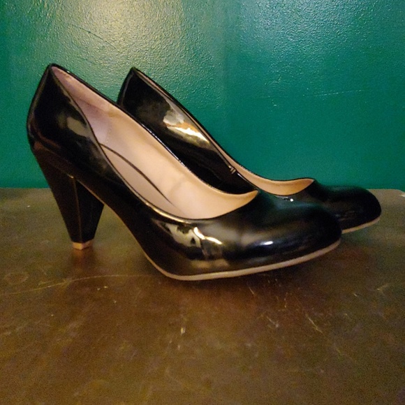 VLV faux patent leather kitten heel pump - Picture 2 of 5